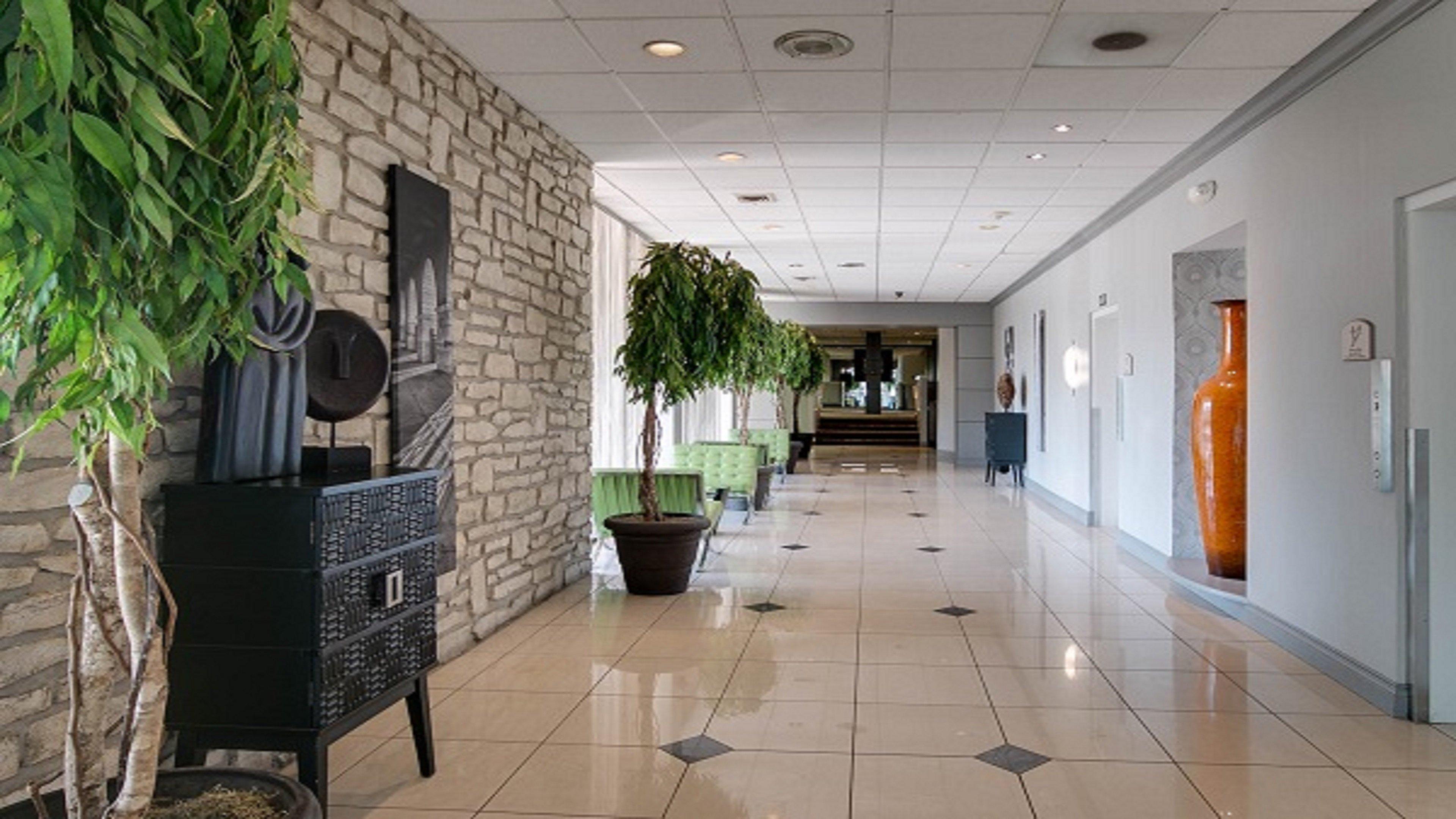 Holiday Inn At The Campus By Ihg Манхатън Екстериор снимка