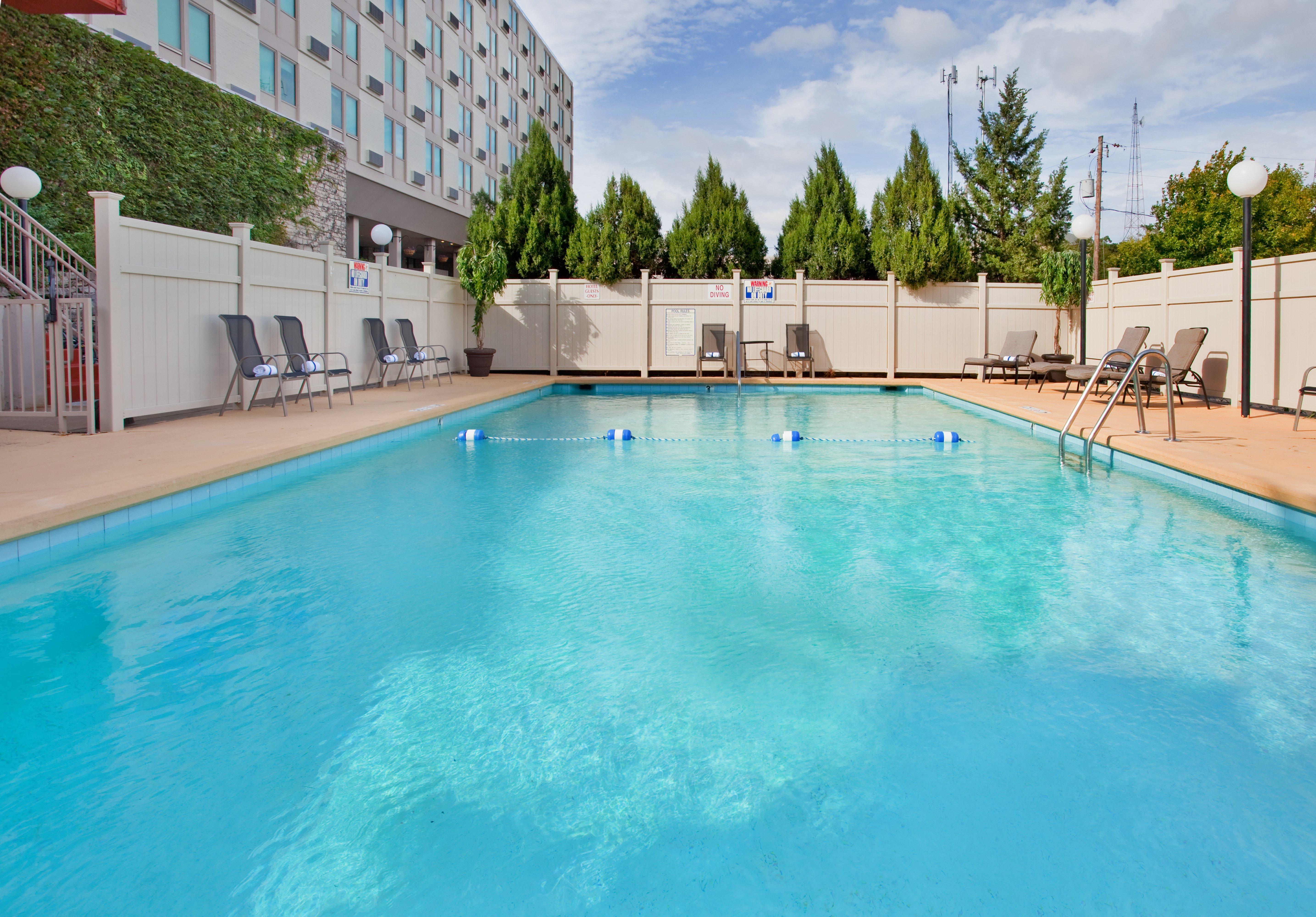 Holiday Inn At The Campus By Ihg Манхатън Екстериор снимка