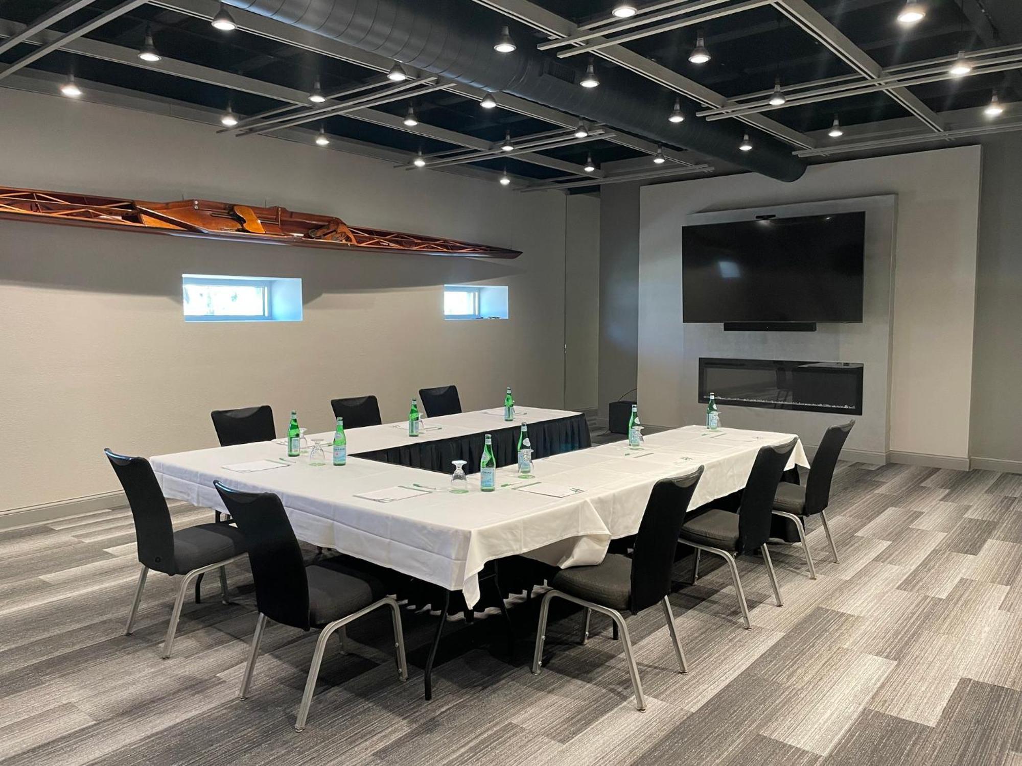 Holiday Inn At The Campus By Ihg Манхатън Екстериор снимка