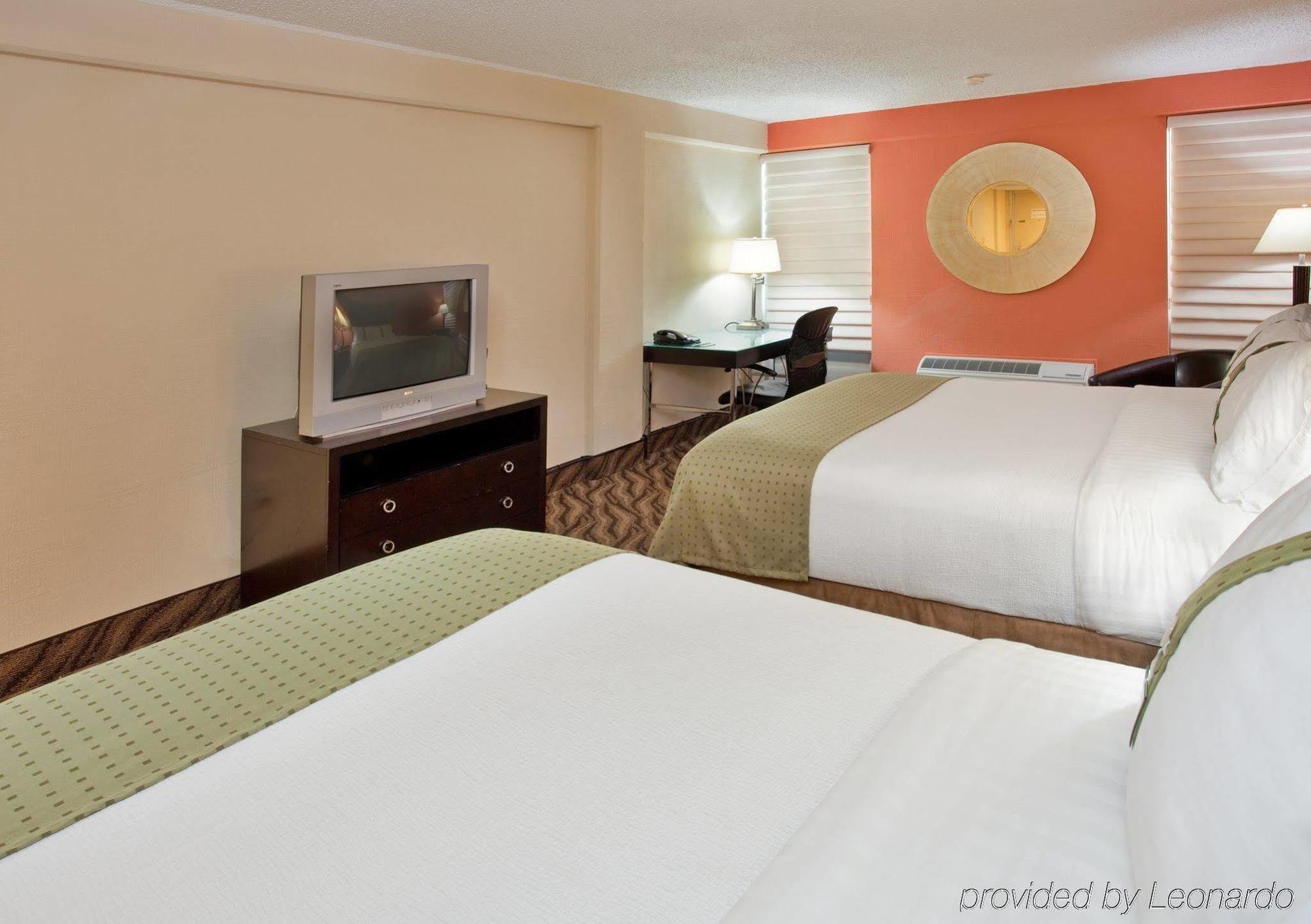 Holiday Inn At The Campus By Ihg Манхатън Стая снимка