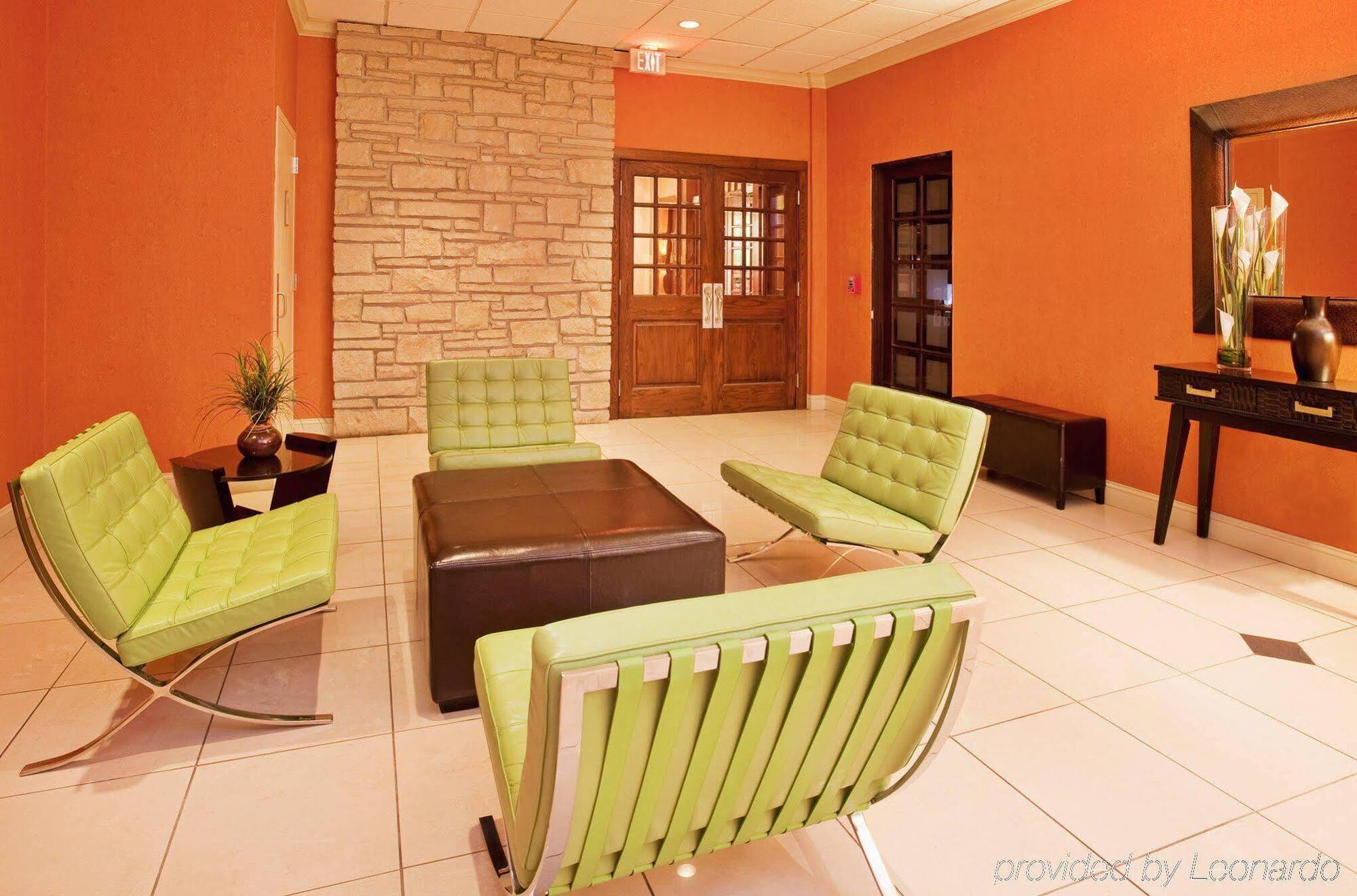 Holiday Inn At The Campus By Ihg Манхатън Екстериор снимка